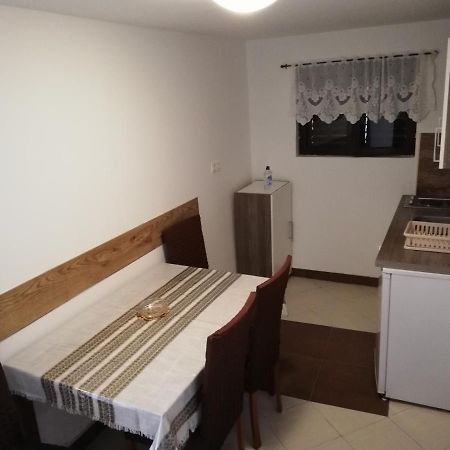 Apartman Cvita Ткон Екстериор снимка