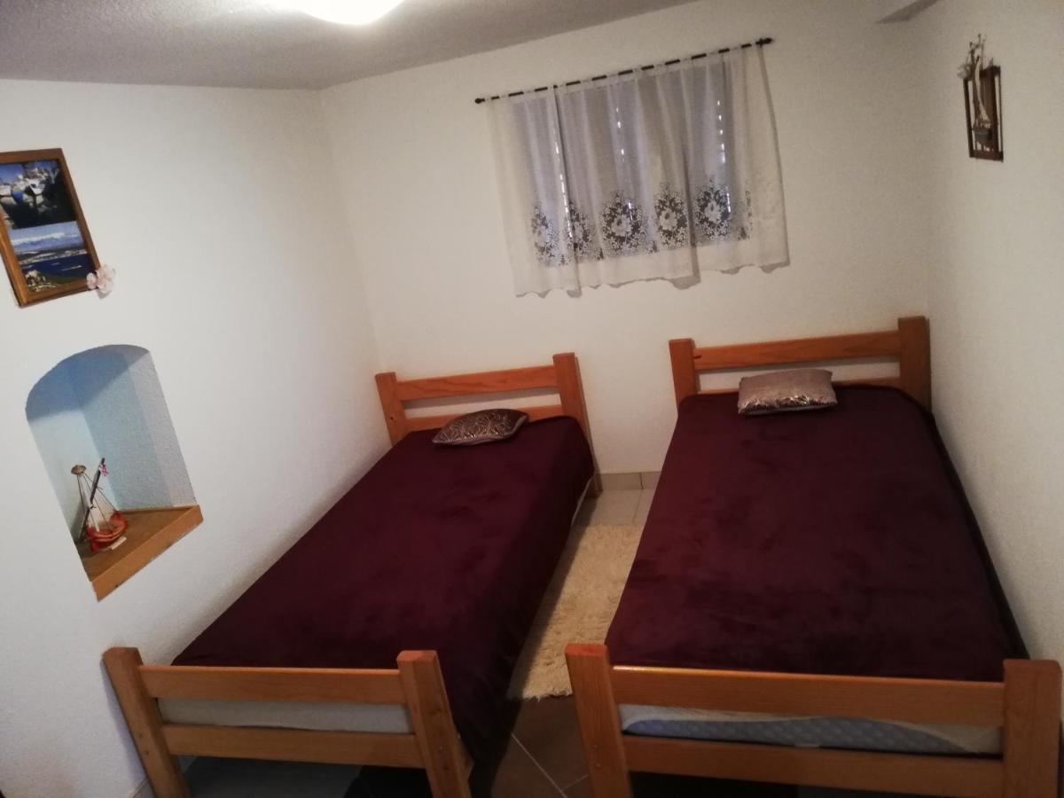 Apartman Cvita Ткон Екстериор снимка