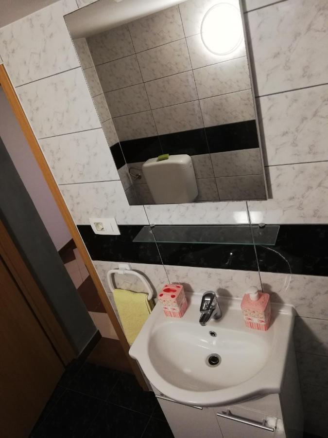 Apartman Cvita Ткон Екстериор снимка